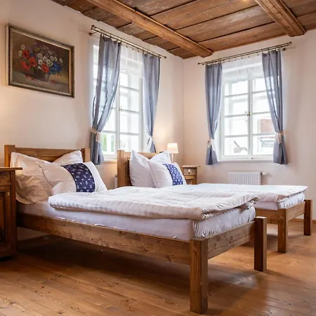 Renesance Guest house Chribska